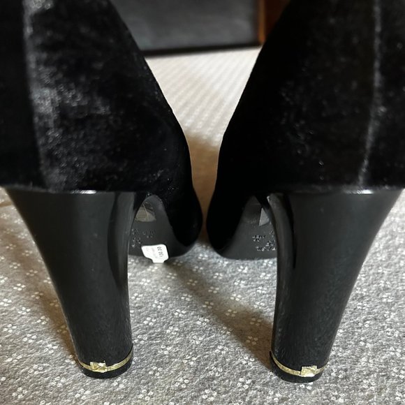 PICCADILLY SOFT RELIEVES BLACK SUEDE - Size US 6 (37 EUR) - Picture 3 of 5